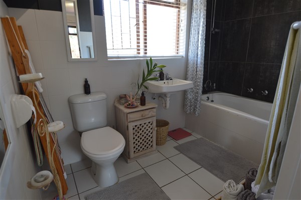 To Let 3 Bedroom Property for Rent in Seaside Longships Western Cape
